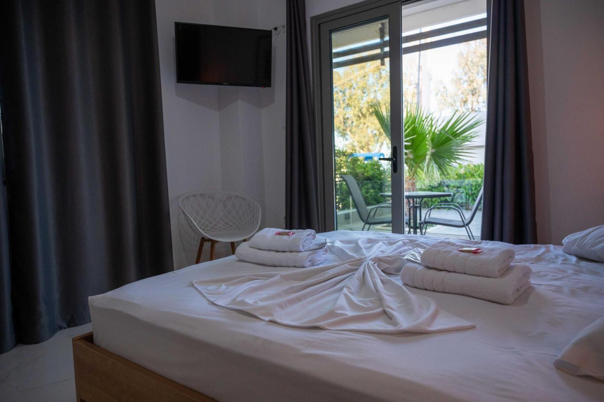 Finikas Suites & Apartments 10Min From Athens Airport Artemida  Luaran gambar