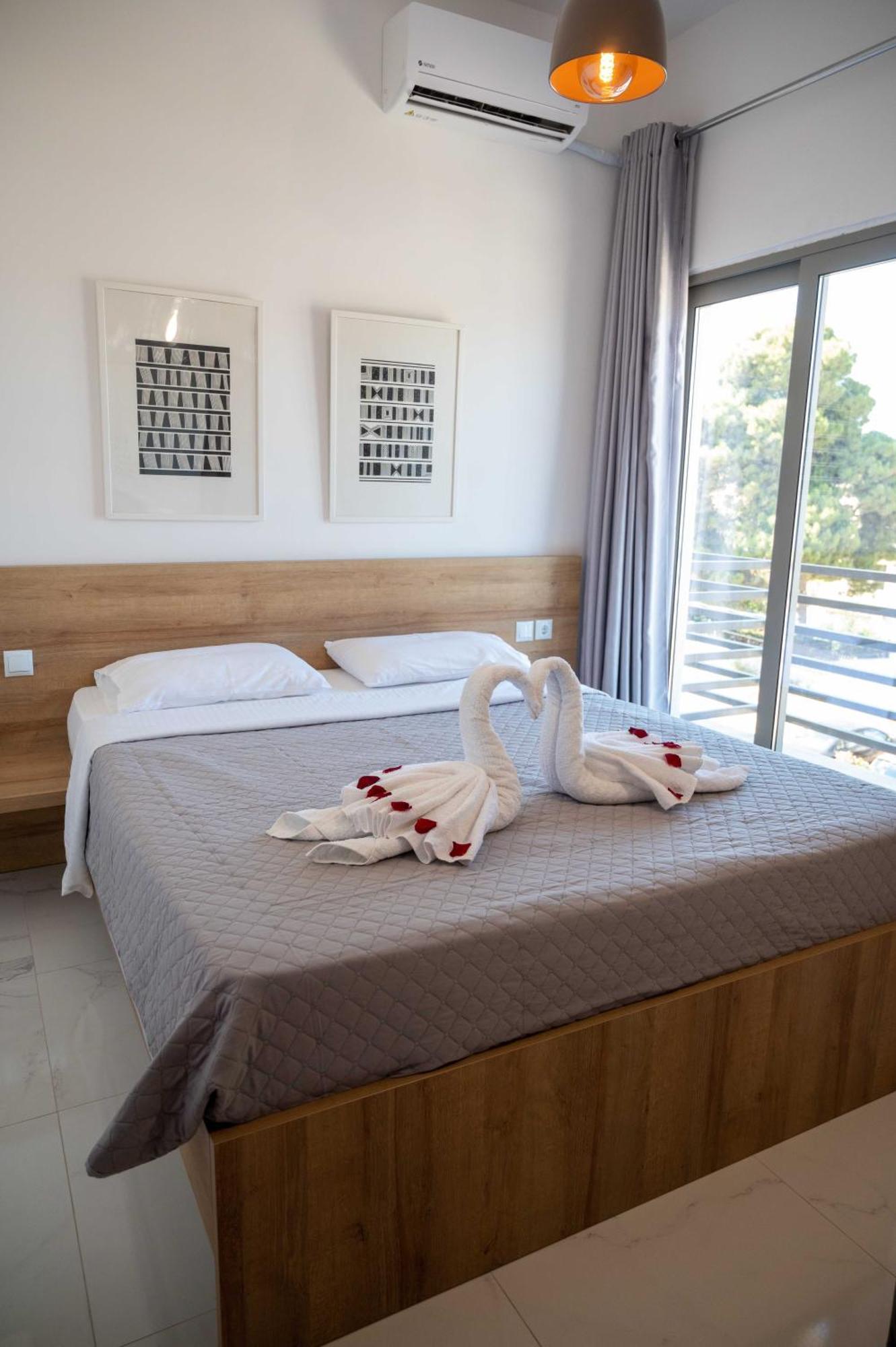 Finikas Suites & Apartments 10Min From Athens Airport Artemida  Luaran gambar