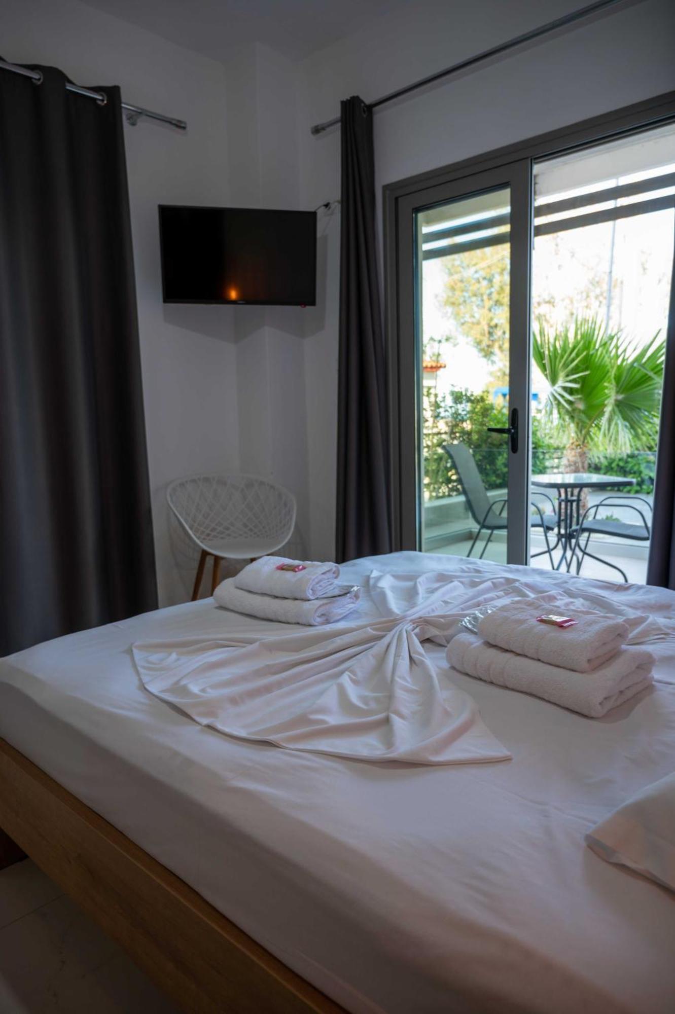 Finikas Suites & Apartments 10Min From Athens Airport Artemida  Luaran gambar